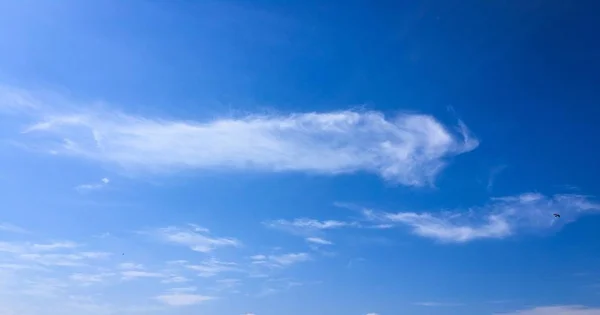 Schöne Wolken Vor Blauem Himmel Wolkenhimmel Blauer Himmel Mit Bewölktem — Stockfoto