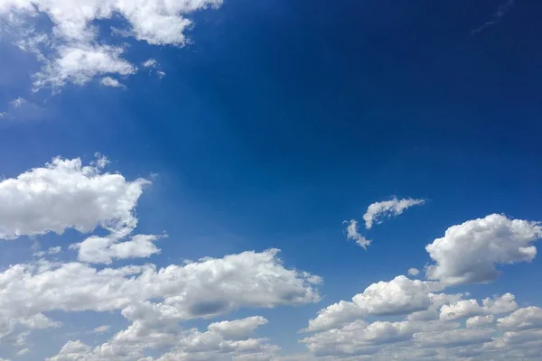 Όμορφα Σύννεφα Φόντο Μπλε Του Ουρανού Cloudscape Ουρανό Γαλάζιο Του — Φωτογραφία Αρχείου