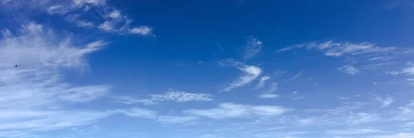 Krásné Mraky Pozadí Modré Oblohy Cloudscape Obloha Modrá Obloha Oblačné — Stock fotografie