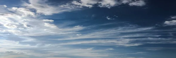 Hermosas Nubes Sobre Fondo Azul Del Cielo Cielo Nuboso Cielo — Foto de Stock