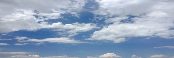 Szép Felhők Kék Háttér Cloudscape Kék Felhős Időjárás Természet Felhő — Stock Fotó