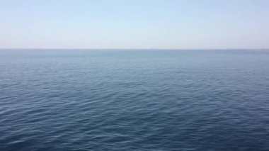 Zengin bir seyir gemi tarafından Karayipler su mavi.