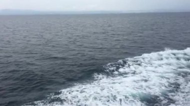 Zengin bir seyir gemi tarafından Karayipler su mavi.