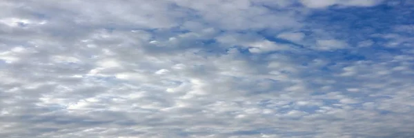 Schöne Wolken Vor Blauem Himmel Wolkenhimmel Blauer Himmel Mit Bewölktem — Stockfoto