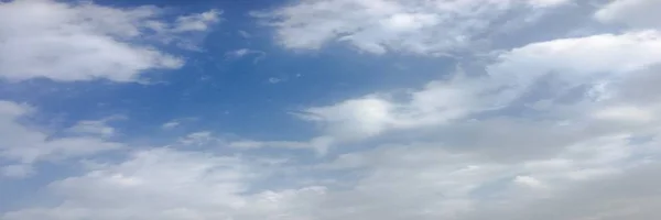 Schöne Wolken Vor Blauem Himmel Wolkenhimmel Blauer Himmel Mit Bewölktem — Stockfoto