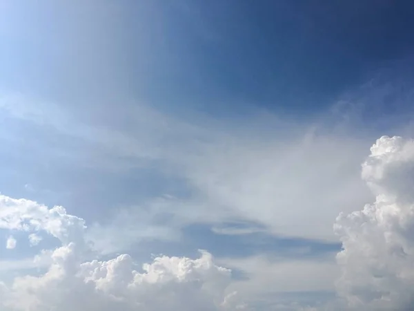 Hermosas Nubes Sobre Fondo Azul Del Cielo Cielo Nublado Cielo —  Fotos de Stock
