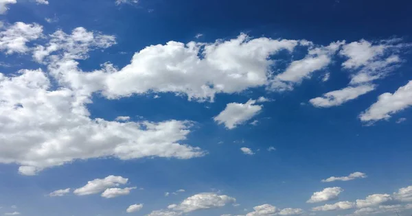 Schöne Wolken Vor Blauem Himmel Wolkenhimmel Blauer Himmel Mit Bewölktem — Stockfoto