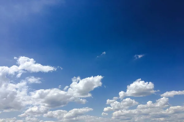 Piękne Chmury Tle Błękitnego Nieba Chmura Niebo Błękitne Niebo Pochmurna — Zdjęcie stockowe