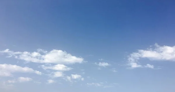 Awan Indah Dengan Latar Langit Biru Langit Berawan Langit Biru — Stok Foto