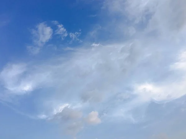 Hermosas Nubes Sobre Fondo Azul Del Cielo Cielo Nuboso Cielo —  Fotos de Stock