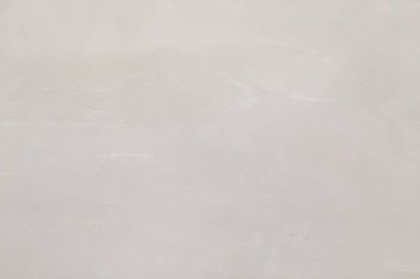 Beyaz boyalı yıkanmış fırça darbeleriyle arka plan gri ve siyah tonlarında dokulu. Doku beyaz renk üç boyutlu bir çizimdir. Kartpostal düğün için retro tarzı için arka plan.