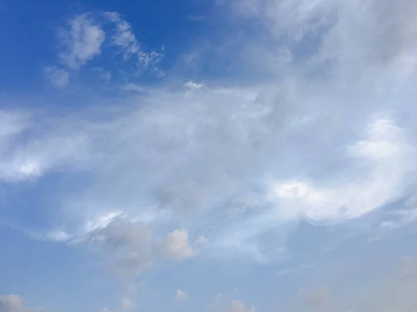 Hermosas Nubes Sobre Fondo Azul Del Cielo Cielo Nublado Cielo —  Fotos de Stock