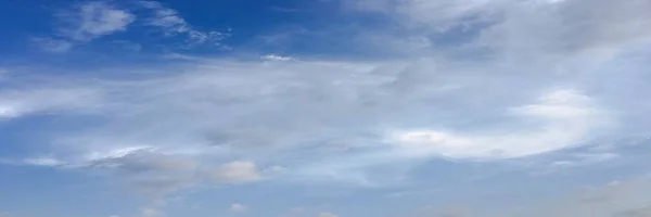 Όμορφα Σύννεφα Φόντο Μπλε Του Ουρανού Cloudscape Ουρανό Γαλάζιο Του — Φωτογραφία Αρχείου