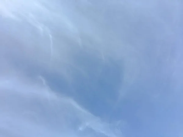 Nuvem Beleza Contra Fundo Azul Céu Céu Nuvens Céu Azul — Fotografia de Stock