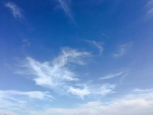 Nube Belleza Sobre Fondo Cielo Azul Nubes Cielo Cielo Azul —  Fotos de Stock