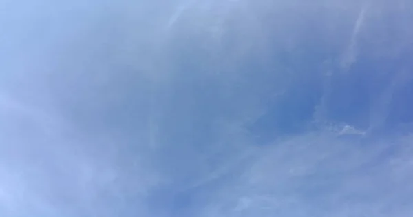 Awan Kecantikan Dengan Latar Langit Biru Langit Bungkuk Langit Biru — Stok Foto