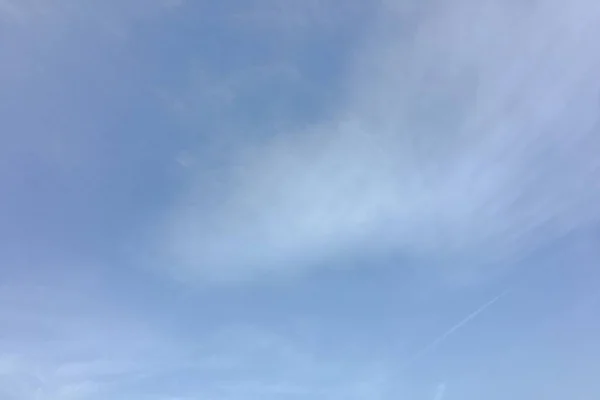 Nube Belleza Sobre Fondo Cielo Azul Deslaves Del Cielo Cielo —  Fotos de Stock