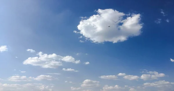 Nuvola Bellezza Sullo Sfondo Cielo Blu Cielo Nuvoloso Cielo Blu — Foto Stock