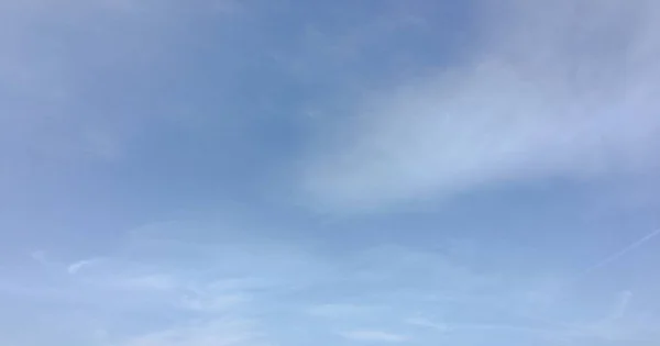 Awan Kecantikan Dengan Latar Langit Biru Awan Langit Langit Biru — Stok Foto