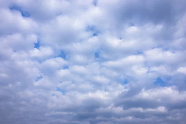Bir Mavi Gökyüzü Arka Plan Güzellik Bulutu Bulutlar Gökyüzü Mavi — Stok fotoğraf