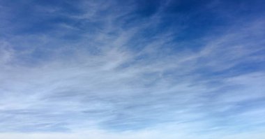 Bulut, gökyüzü mavi arka plan. Bulutlar mavi gökyüzü