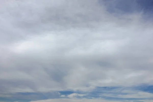 Lindas Nuvens Contra Fundo Azul Céu Céu Nublado Céu Azul — Fotografia de Stock