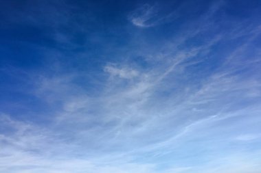 Bulut, gökyüzü mavi arka plan. Bulutlar mavi gökyüzü