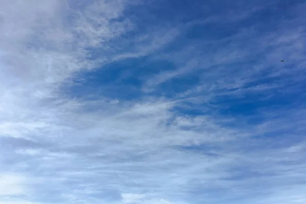 美丽的蓝天 有云彩背景 天空的云彩天空与云彩天气天蓝色云彩 — 图库照片