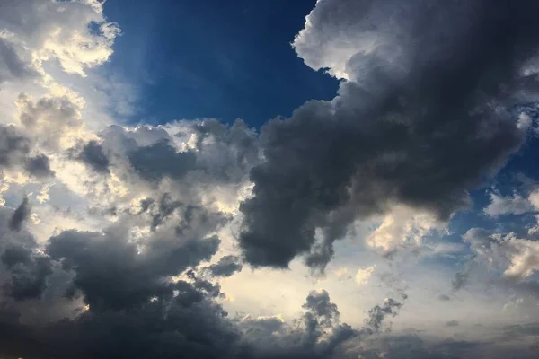 Piękne Błękitne Niebo Chmurami Tła Chmury Nieba Niebo Chmurami Pogoda — Zdjęcie stockowe