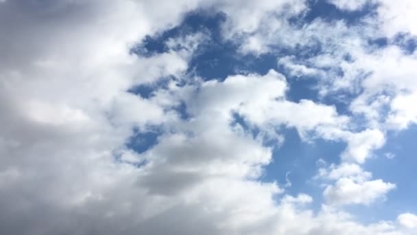 Blauwe Lucht Met Witte Wolken — Stockvideo