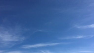 mavi gökyüzü arka plan ile güzel bulutlar. Bulutlar hava doğa bulut mavi ile gökyüzü. Bulutlar ve güneş ile mavi gökyüzü.