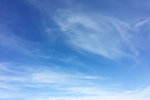 Nuvole, sfondo azzurro cielo. nuvola cielo blu. — Foto Stock