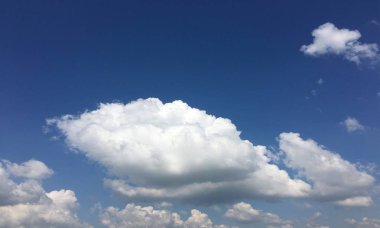 Bulutlar, gökyüzü mavisi arka plan. bulut mavi gökyüzü.