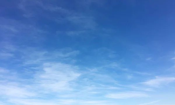 Awan, latar belakang biru langit. langit biru awan. — Stok Foto