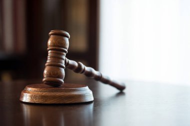 Hukuk ve adalet kavramı görüntü hukuk sembolleri ile