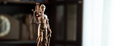 Hukuk ve adalet kavramı görüntü hukuk sembolleri ile