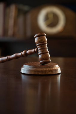 Hukuk ve adalet kavramı görüntü hukuk sembolleri ile