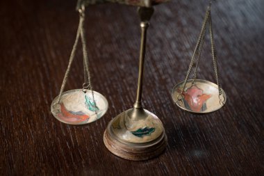 Hukuk sembollerde Avukatlık Bürosu