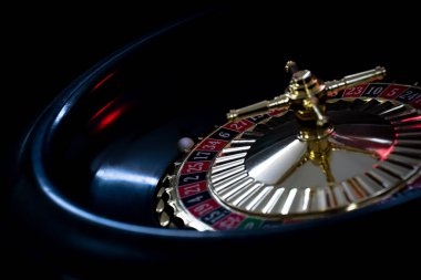  Casino arka plan, rulet tekerleği hareket oyun masada poker fişleri,