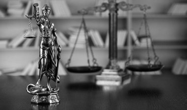 boş denge holding kör Themis heykeli ölçekler, mitolojik Yunan tanrıçası, adalet sembolü