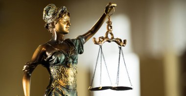 boş denge holding kör Themis heykeli ölçekler, mitolojik Yunan tanrıçası, adalet sembolü