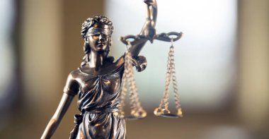 boş denge holding kör Themis heykeli ölçekler, mitolojik Yunan tanrıçası, adalet sembolü