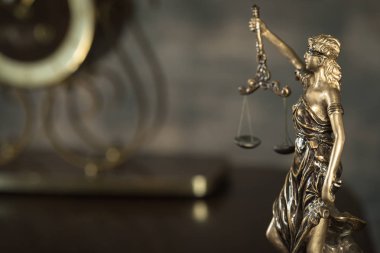 boş denge holding kör Themis heykeli ölçekler, mitolojik Yunan tanrıçası, adalet sembolü