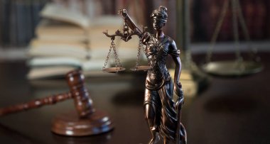 boş denge holding kör Themis heykeli ölçekler, mitolojik Yunan tanrıçası, adalet sembolü