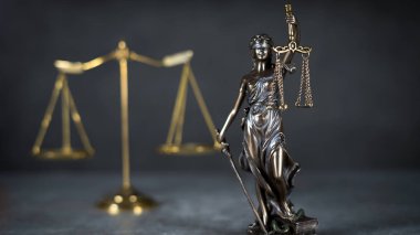 boş denge holding kör Themis heykeli ölçekler, mitolojik Yunan tanrıçası, adalet sembolü
