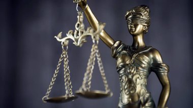 boş denge holding kör Themis heykeli ölçekler, mitolojik Yunan tanrıçası, adalet sembolü