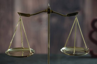  Avukatlar adaletin terazisi ile oda ofis