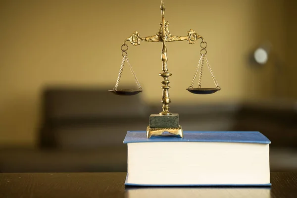 Advocaten Kantoorruimte Met Schubben Van Justitie Boek — Stockfoto