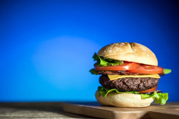 Fresh Tasty Cheeseburger Wooden Board Fast Food Concept — Stock Photo, Image