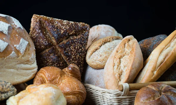 Çeşitli Taze Yapımı Ekmek Hamur Işleri — Stok fotoğraf